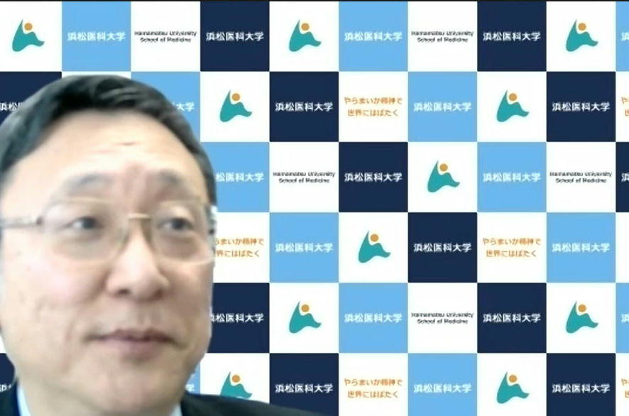 お話しされる堀田先生。PCのZOOMの画面です。