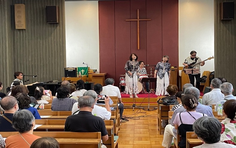 演奏するショーワンズのみなさん